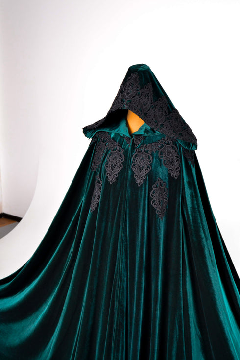 Green cape with lining